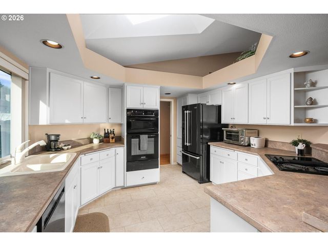 12664 Sw BEXLEY Ln, Portland, OR 97224