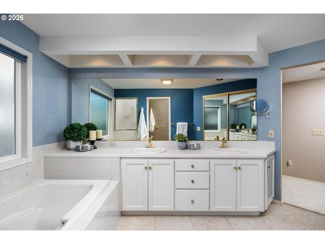 12664 Sw BEXLEY Ln, Portland, OR 97224