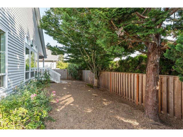 12664 Sw BEXLEY Ln, Portland, OR 97224