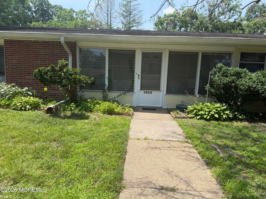 300B W Malvern Court B, Lakewood, NJ 08701