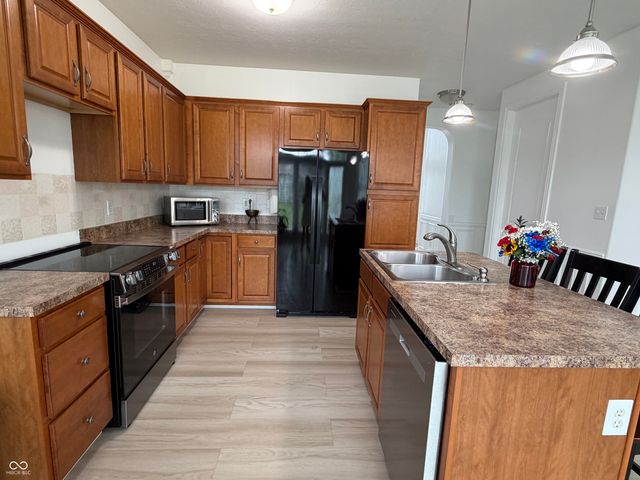 1016 Mount Olive Road, Whiteland, IN 46184