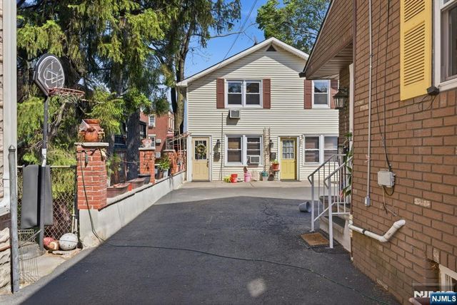 386 Kinderkamack Road, Oradell, NJ 07649