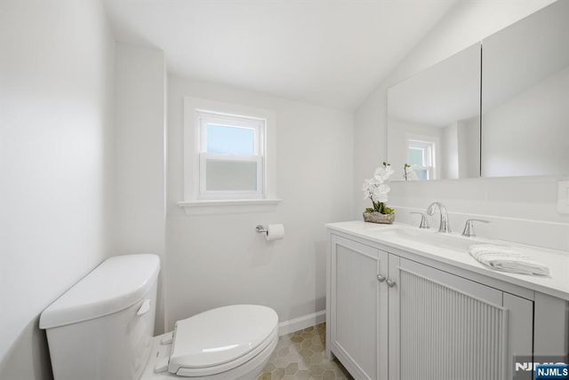 386 Kinderkamack Road, Oradell, NJ 07649