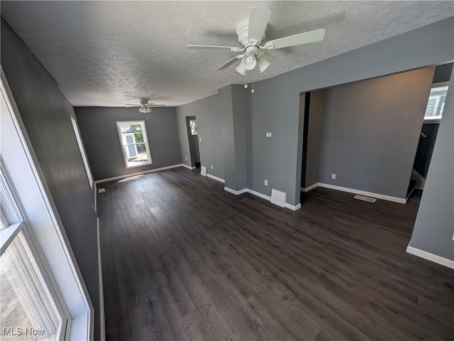 807 Woodland Avenue, Elyria, OH 44035