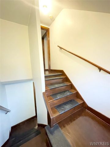 39 Elgas Street, Buffalo, NY 14207