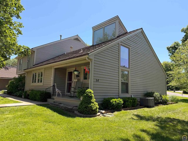 64 SW Pepper Tree LN, Topeka, KS 66611