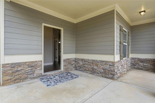 163 Hawthorne Ridge Circle, Dallas, GA 30132