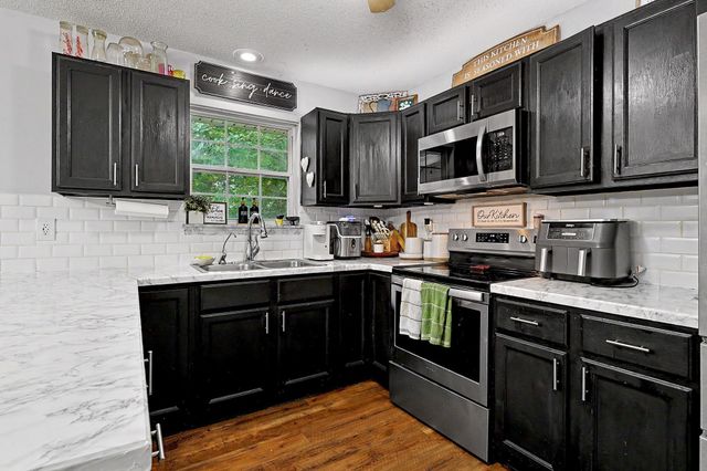 146 E Chestnut Dr, Mulvane, KS 67110