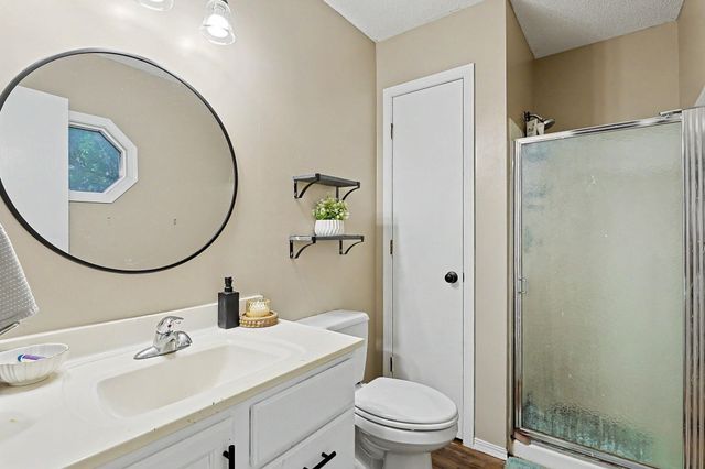 146 E Chestnut Dr, Mulvane, KS 67110