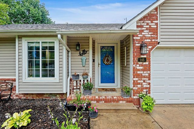 146 E Chestnut Dr, Mulvane, KS 67110