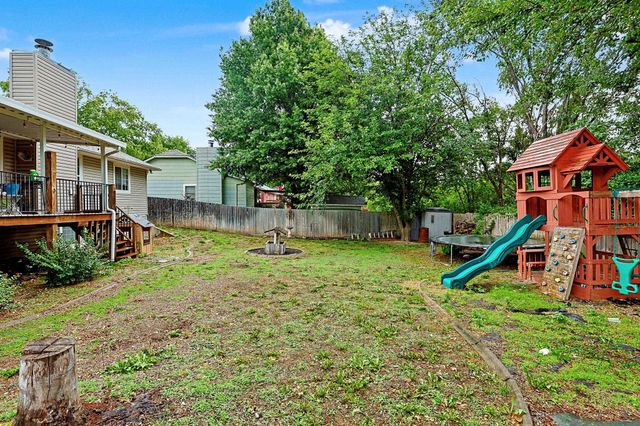 146 E Chestnut Dr, Mulvane, KS 67110