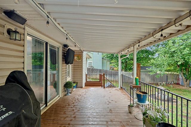 146 E Chestnut Dr, Mulvane, KS 67110
