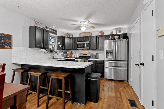 146 E Chestnut Dr, Mulvane, KS 67110