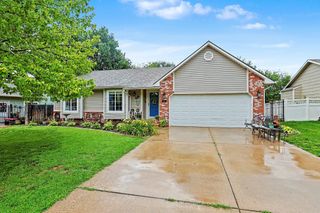 146 E Chestnut Dr, Mulvane, KS 67110