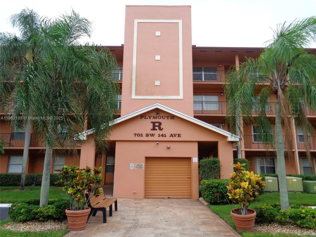 701 SW 141st Ave 412R, Pembroke Pines, FL 33027