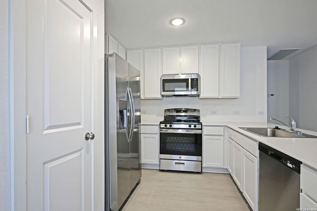 223 Zyra Ave, New Braunfels, TX 78130