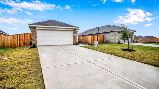 132 Pine Bend Court, Magnolia, TX 77354