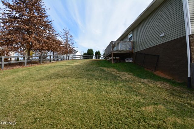 144 Maple Crest, Greeneville, TN 37743