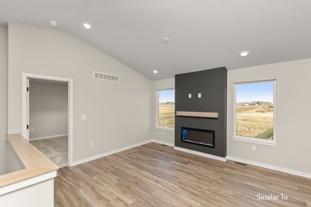 1200 Featherstone Avenue NE, Bondurant, IA 50035