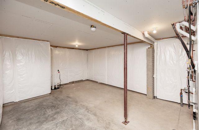 1200 Featherstone Avenue NE, Bondurant, IA 50035