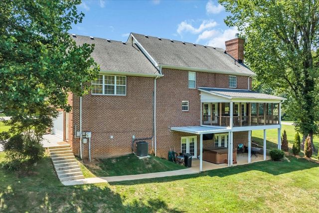 141 W Laurel Ave, Mcminnville, TN 37110