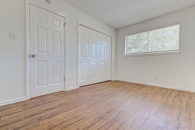 5006 Brighton RD B, Austin, TX 78745