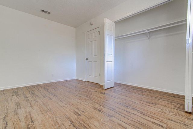 5006 Brighton RD B, Austin, TX 78745