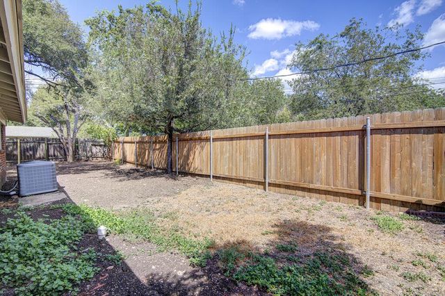 5006 Brighton RD B, Austin, TX 78745