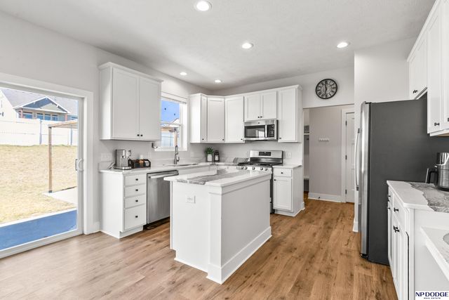 12126 S 209 Avenue, Gretna, NE 68028