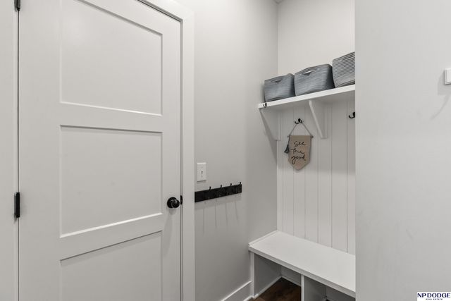 12126 S 209 Avenue, Gretna, NE 68028