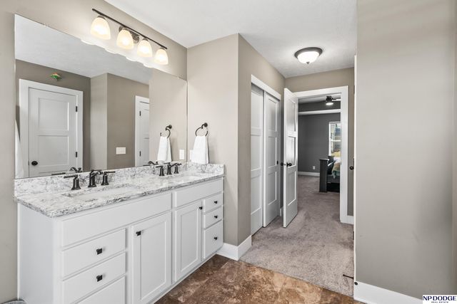 12126 S 209 Avenue, Gretna, NE 68028