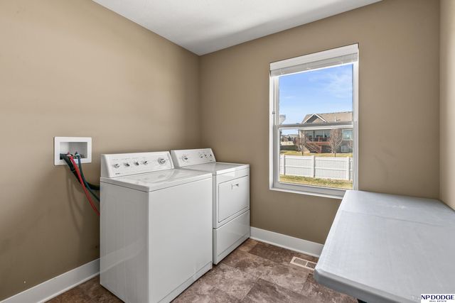 12126 S 209 Avenue, Gretna, NE 68028