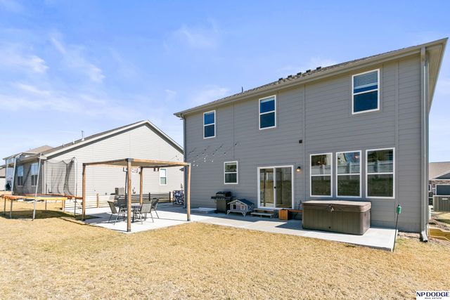 12126 S 209 Avenue, Gretna, NE 68028