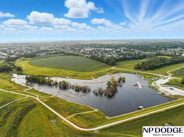 12126 S 209 Avenue, Gretna, NE 68028