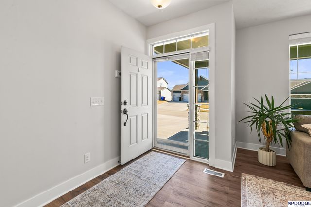 12126 S 209 Avenue, Gretna, NE 68028