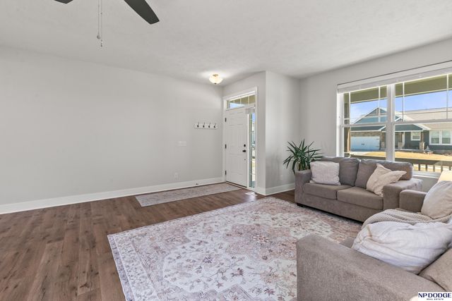 12126 S 209 Avenue, Gretna, NE 68028