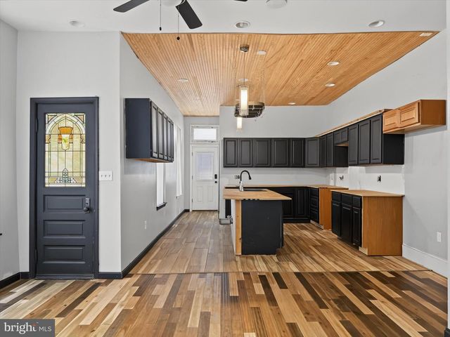 1715 GREEN ST, Harrisburg, PA 17102