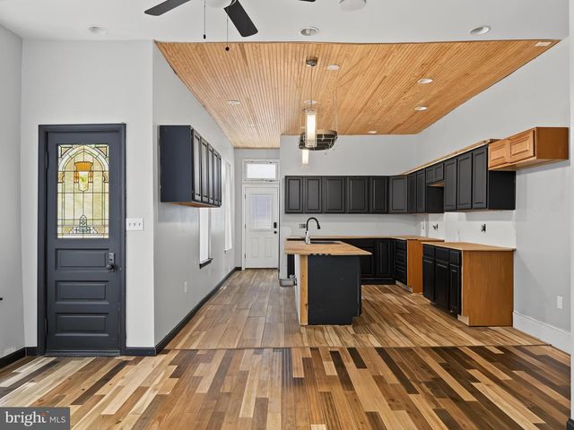 1715 GREEN ST, Harrisburg, PA 17102