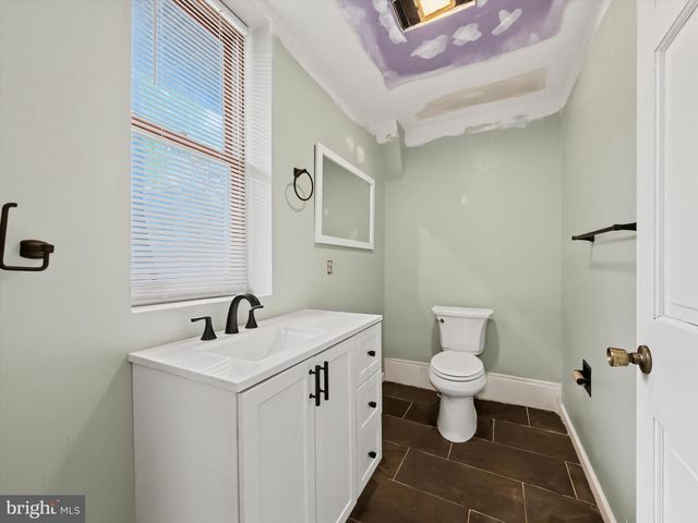 1715 GREEN ST, Harrisburg, PA 17102