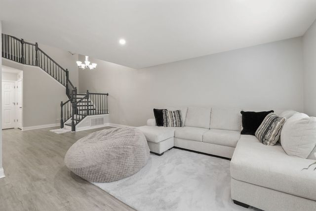 3074 Renard Lane, St. Charles, IL 60175