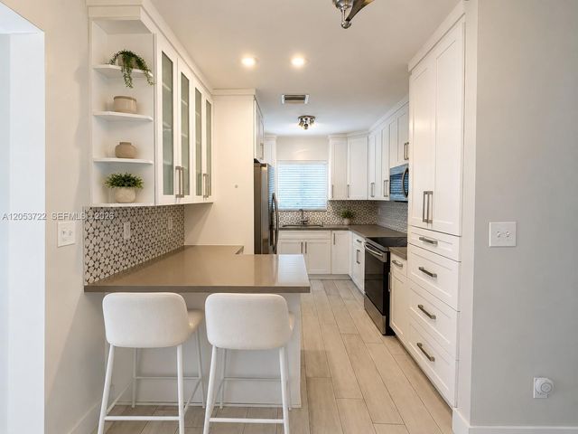 6320 SW 24th Street, Miami, FL 33155