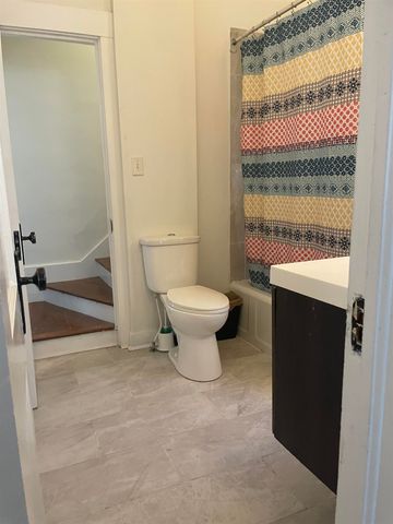 3224 Orchard St, Wichita, KS 67208