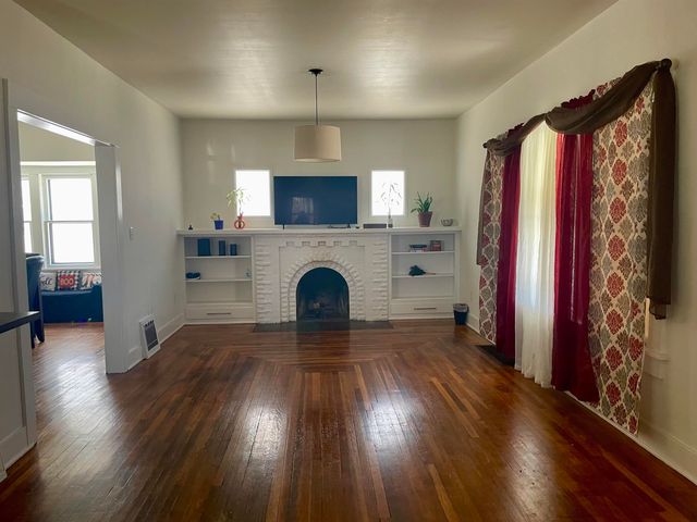 3224 Orchard St, Wichita, KS 67208