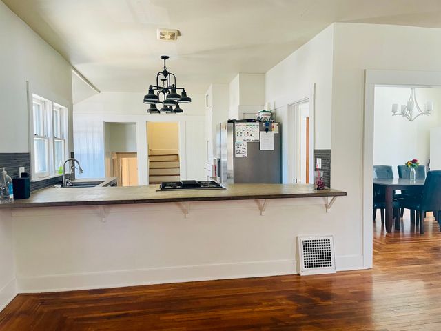 3224 Orchard St, Wichita, KS 67208