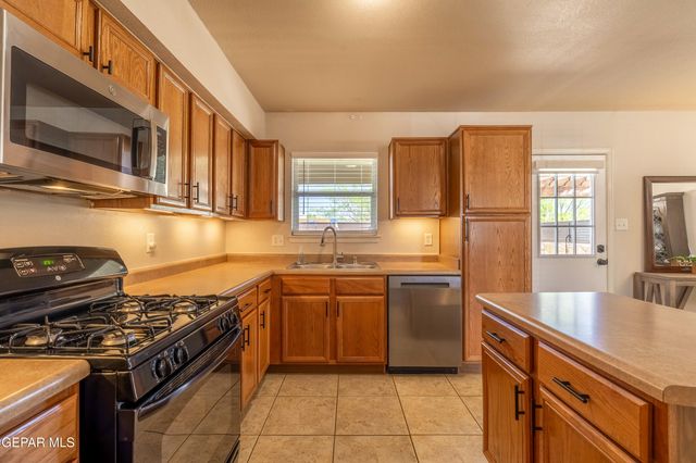 10802 Elise Street, El Paso, TX 79924