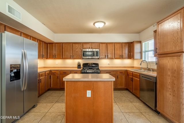 10802 Elise Street, El Paso, TX 79924