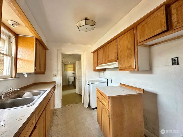 231 E Main Street, Mossyrock, WA 98564