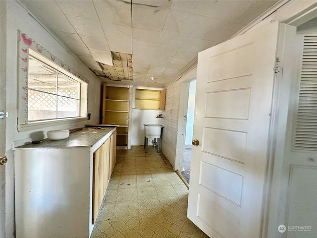 231 E Main Street, Mossyrock, WA 98564