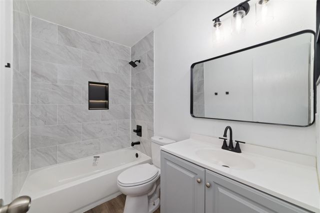 7042 Durango Creek Lane, Katy, TX 77449