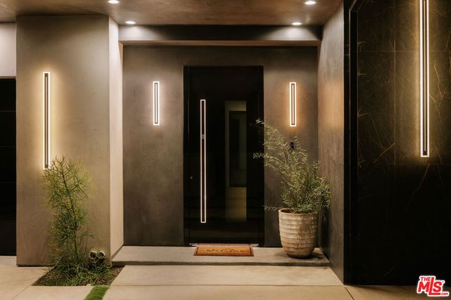 1751 Sunset Plaza Drive, Los Angeles, CA 90069